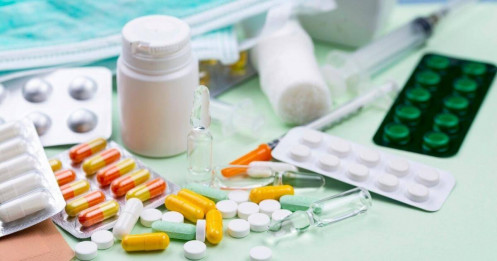 Cuộc chiến hàng giả: Nhà thuốc ngưng bán, trách nhiệm thuộc về ai?