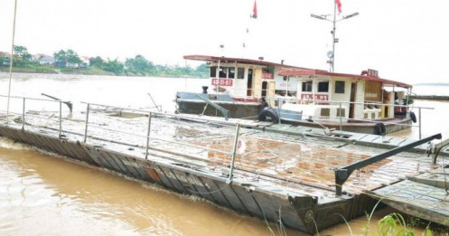 Nối lại cầu phao Phong Châu