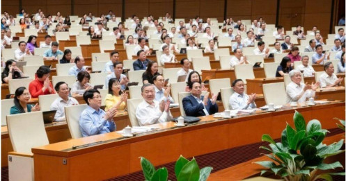 Dừng hoạt động cấp huyện từ 1/7, Thủ tướng chỉ định chủ tịch tỉnh thành mới