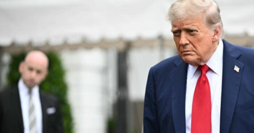 Giục dân Tehran tháo chạy — Trump đang dọn đường cho đòn trí mạng của Israel?