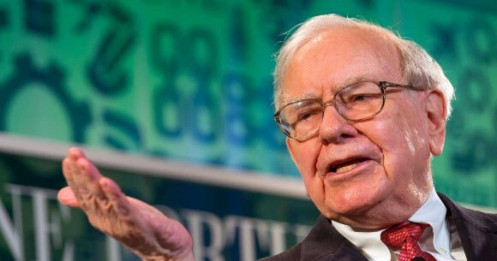 Tỷ phú Warren Buffett nói thẳng 4 sai lầm người nghèo phải dùng cả đời để chiêm nghiệm, trong khi người giàu vẫn âm thầm làm mỗi ngày