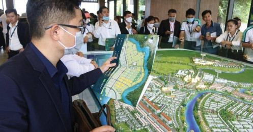 Giới đầu tư địa ốc lạc giữa “ma trận” thông tin