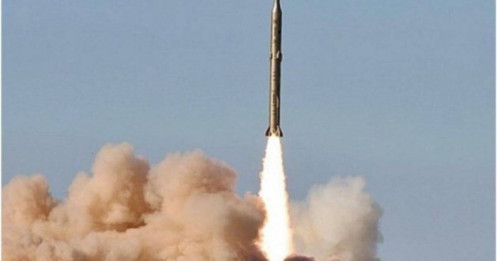 Iran lần đầu tiên phóng tên lửa tầm trung Sejil vào Israel