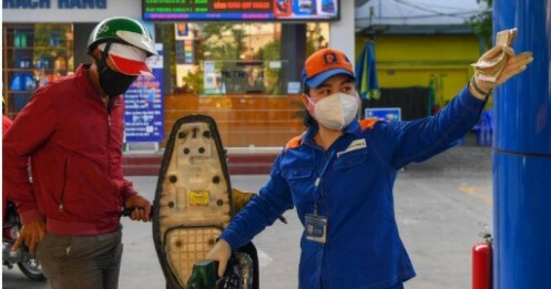 Giá xăng vượt 21.000 đồng/lít