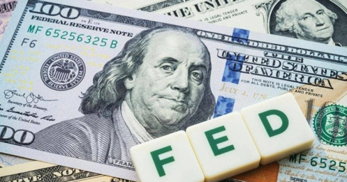 Chính Sách Tiền Tệ Fed: Cân Bằng Mong Manh Trước Áp Lực Lạm Phát và Thuế Quan