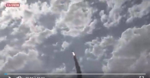 Iran lần đầu phóng tên lửa đa đầu đạn tấn công Israel