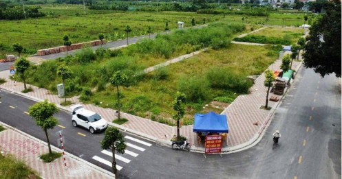 Đất nền vẫn ‘đu đỉnh’ sau sáp nhập