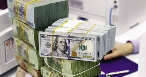 Đồng VND mất giá gần 3%