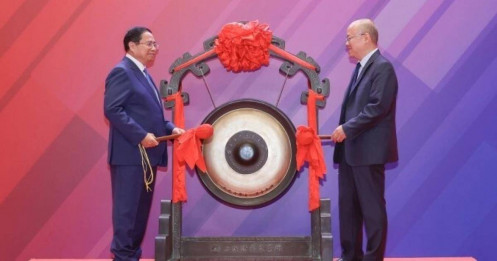 Thủ tướng đề nghị sàn chứng khoán lớn nhất châu Á hợp tác với Việt Nam