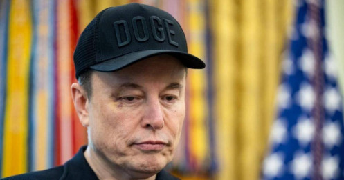 Elon Musk xoay sở cứu sự nghiệp sau khi rời Nhà Trắng