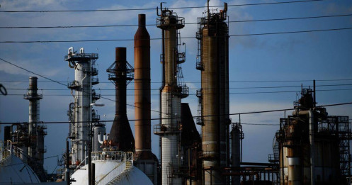 Giá dầu giảm do hạ nhiệt căng thẳng Trung Đông và triển vọng tăng nguồn cung từ OPEC+