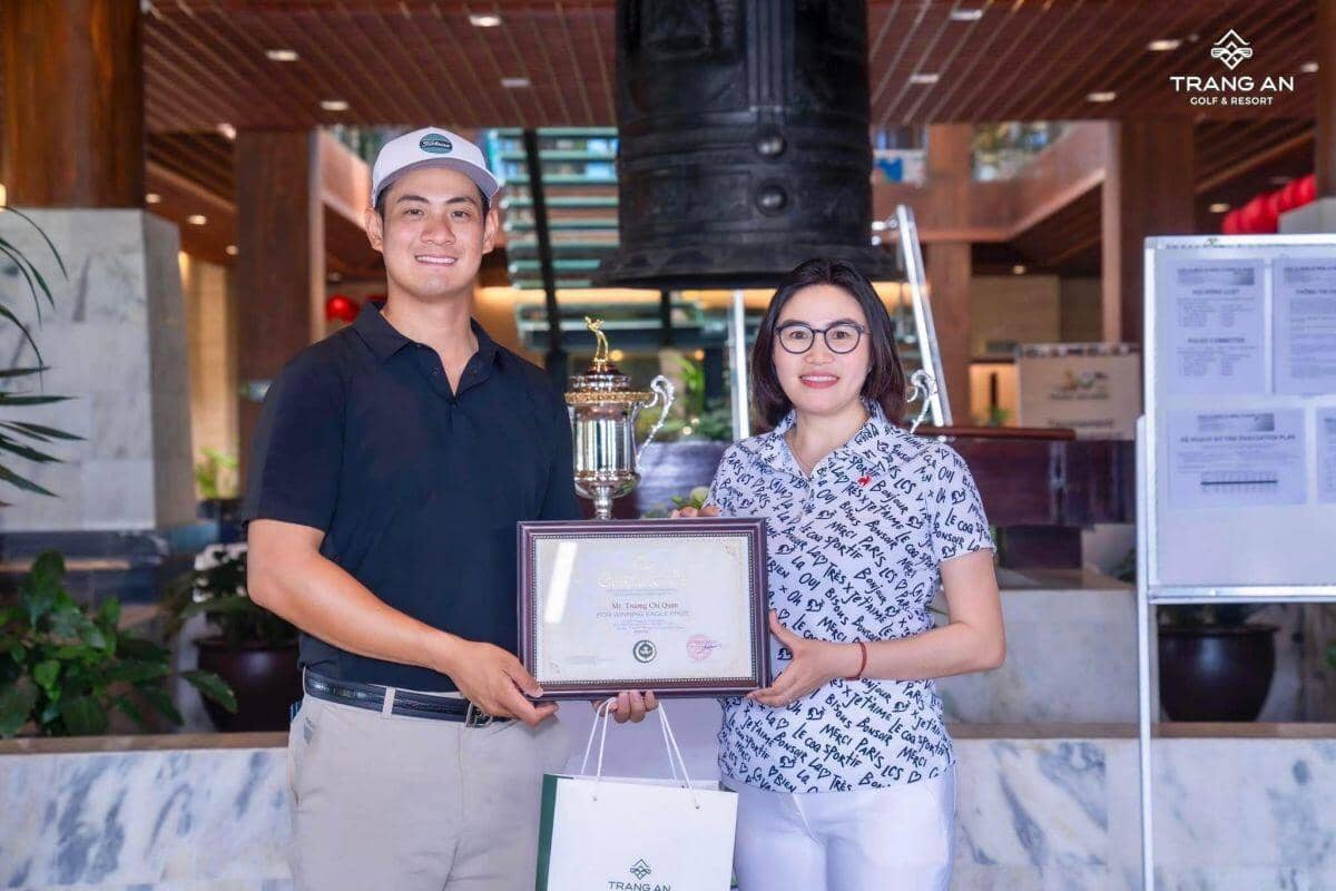 Trương Chí Quân ghi điểm Eagle ấn tượng trong ngày khai màn giải Trang An Classic