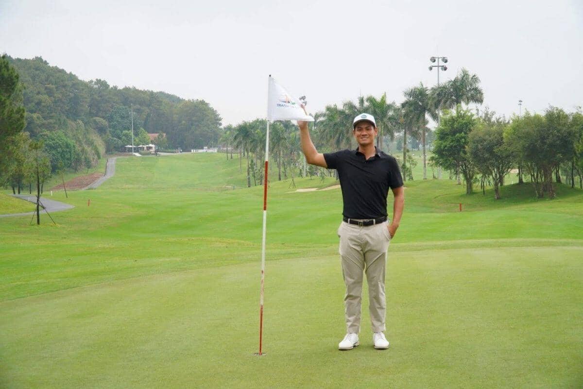 Trương Chí Quân ghi điểm Eagle ấn tượng trong ngày khai màn giải Trang An Classic