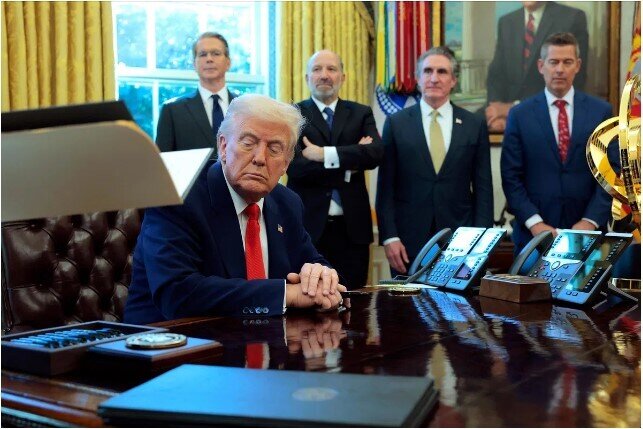 "Thảm họa thị trường trái phiếu" khiến Tổng thống Donald Trump chùn tay thuế quan?