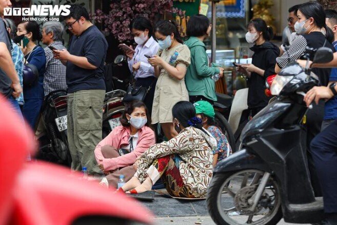 Khách mua 1 chỉ vàng, cửa hàng hẹn 10 ngày sau trả