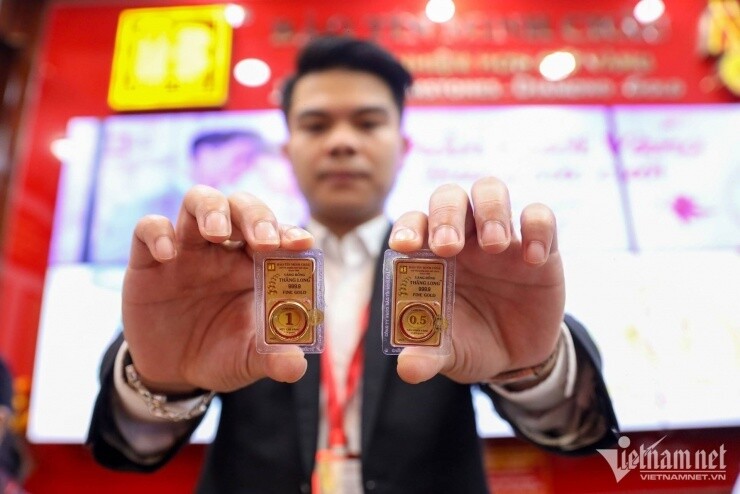 Giá vàng SJC cao hơn thế giới 14,6 triệu/lượng: Đầu tư vàng cần lưu ý gì?