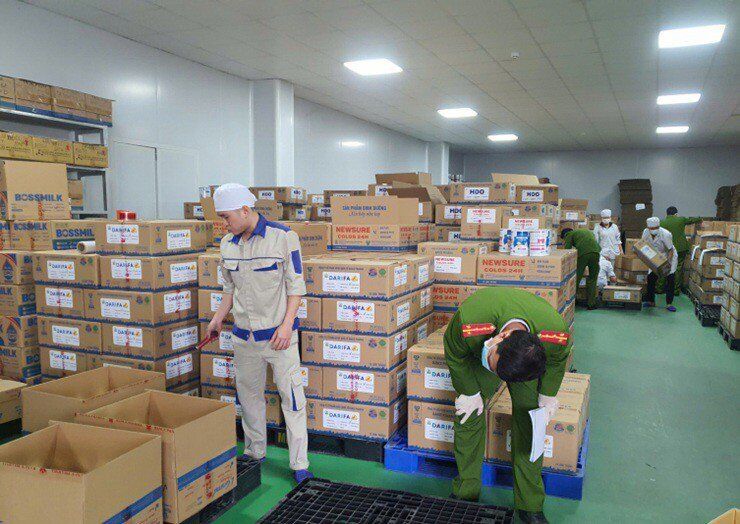 Loạt công ty liên quan đường dây sản xuất sữa giả thu lợi bất chính 500 tỉ đồng