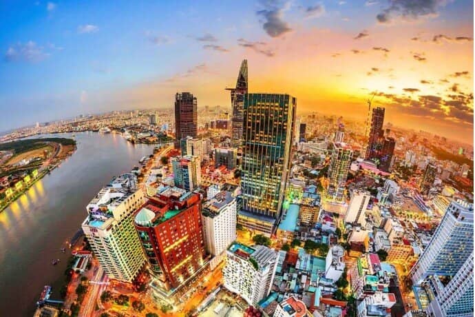 Loạt khuyến nghị để Việt Nam đạt mục tiêu tăng trưởng kinh tế 8% năm 2025 và giai đoạn 2026–2030