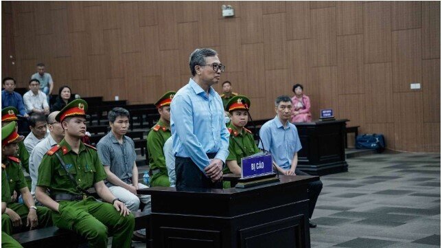 Cựu thứ trưởng Hoàng Quốc Vượng khai nhận 1,5 tỉ đồng nhưng "không nhớ khi nào"