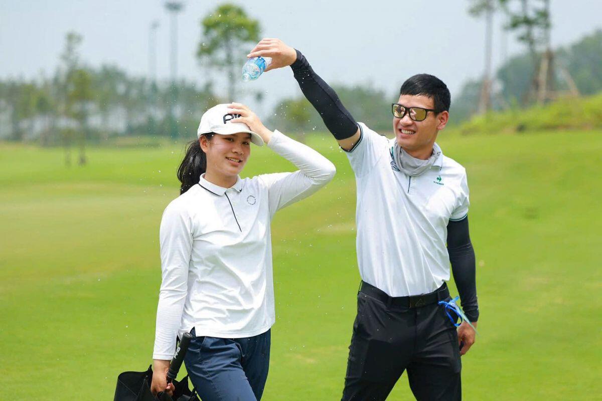 Golfer Nguyễn Viết Gia Hân dành chức Vô địch Bảng Chuyên nghiệp Giải Golf Hà Nội Mở Rộng - BIDV CUP
