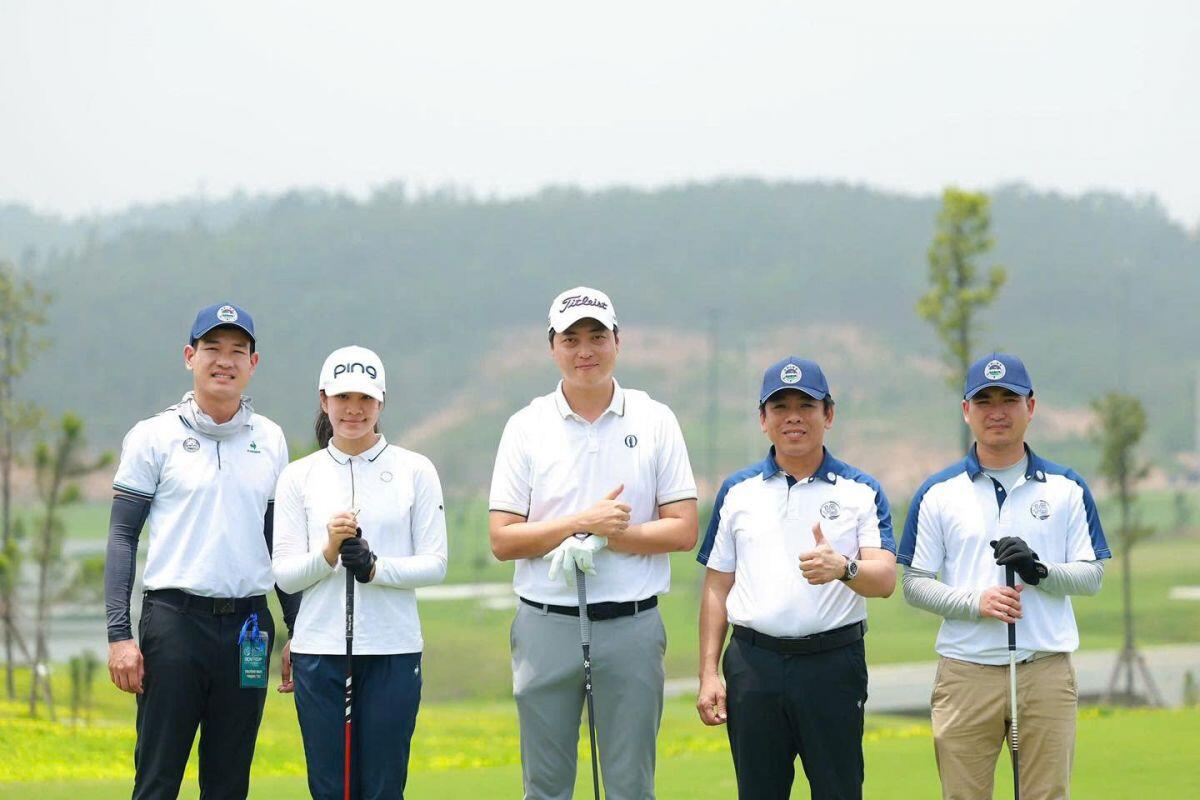 Golfer Nguyễn Viết Gia Hân dành chức Vô địch Bảng Chuyên nghiệp Giải Golf Hà Nội Mở Rộng - BIDV CUP