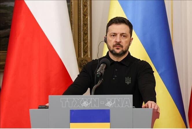 Tổng thống Ukraine sẵn sàng đàm phán ngừng bắn vô điều kiện với Nga