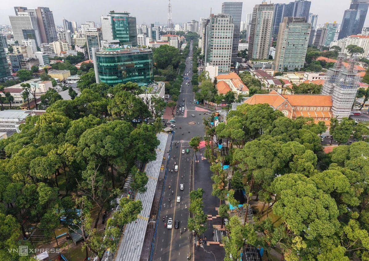 Vé máy bay và khách sạn TP HCM một tuần trước lễ 30/4 thế nào?