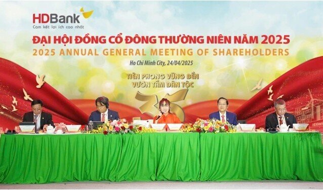 Tỉ phú Nguyễn Thị Phương Thảo nói về đầu tư cổ phiếu ngân hàng lãi hơn 4 lần