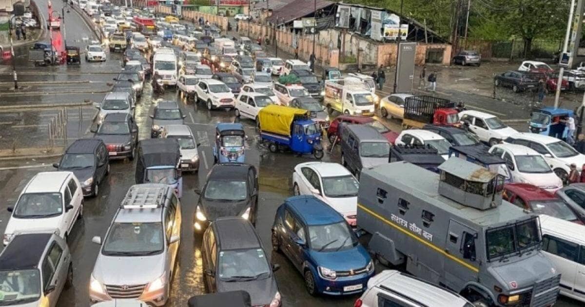 Ấn Độ cảnh báo cấm xe xăng, dầu có thể gây rối loạn kinh tế