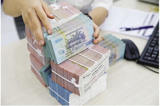 Lãi suất huy động bất ngờ tăng, lãi vay chưa bị tác động?