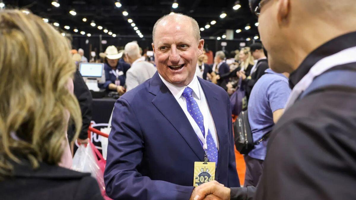 Người kế nhiệm Warren Buffett là ai, vì sao ông được chọn?