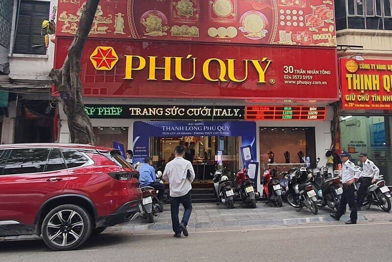 Giá vàng chiều ngày 7/5 quay đầu giảm, bất ngờ động thái của cửa hàng vàng
