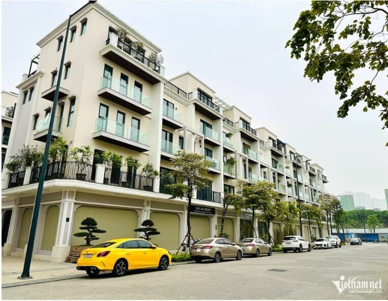 Giá nhà thấp tầng Hà Nội giảm nhưng vẫn gần 300 triệu/m2: Nhà giàu 'chùn tay'?