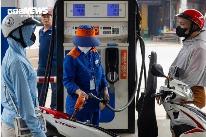 Giá xăng hôm nay có thể tiếp tục giảm hơn 500 đồng/lít