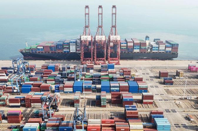 Xuất khẩu của Trung Quốc tăng mạnh