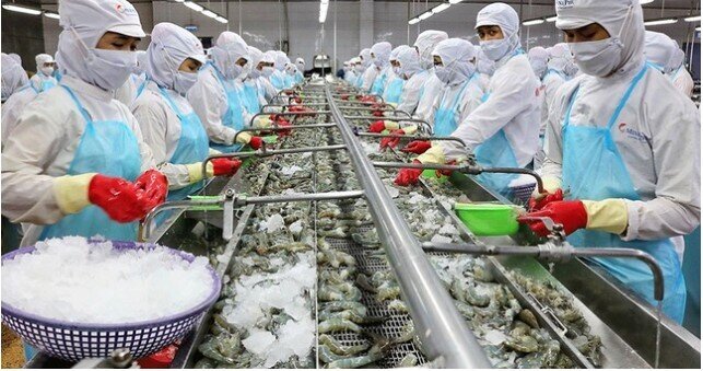 Tăng giá điện: Người dân lo áp lực, doanh nghiệp sợ ‘đu’ phí