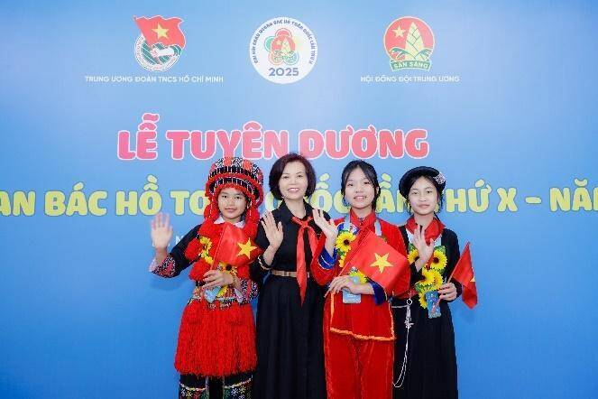 Vinamilk đồng hành cùng các thiếu nhi cháu ngoan Bác Hồ, hướng đến kỷ niệm 135 năm sinh nhật Bác