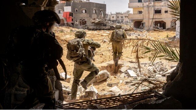 Israel đánh lớn, đổ quân vào cả 2 đầu dải Gaza