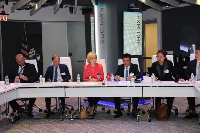 Việt Nam hợp tác với doanh nghiệp hàng đầu Mỹ về năng lượng, hàng không, vũ trụ