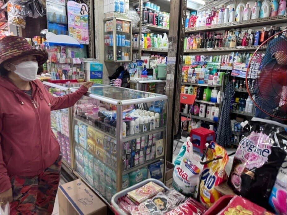 Bộ Y tế ra quân kiểm tra, nhiều cửa hàng mỹ phẩm đồng loạt ngưng bán