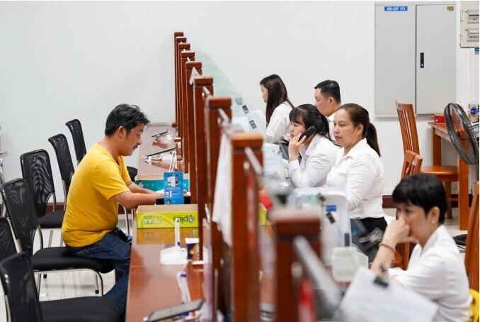 Thủ tướng yêu cầu 100% thủ tục liên quan doanh nghiệp làm trực tuyến