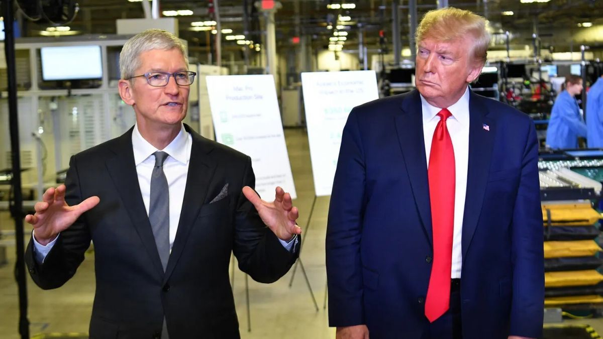 Ông Donald Trump lại đưa ra lời đe dọa với iPhone