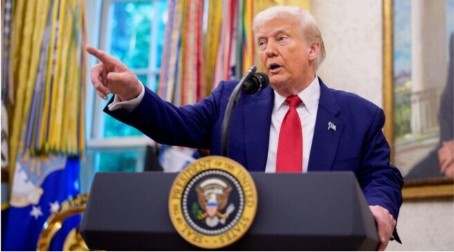 Ông Trump cấm bán phần mềm thiết kế chip cho Trung Quốc