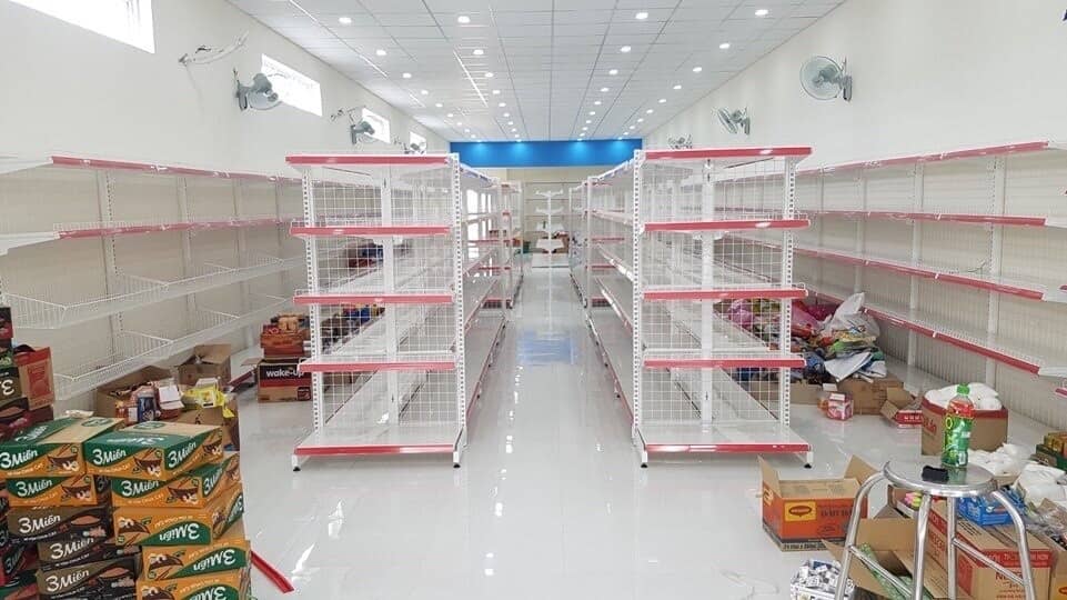 Có 400 triệu cố bám trụ Bình Dương hay về quê mở 'siêu thị mini'?