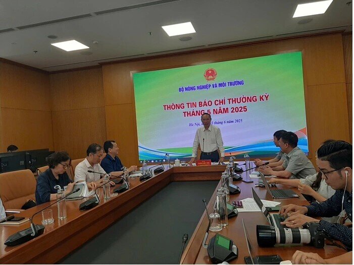 Vụ C.P. bị tố bán heo bệnh: Heo bị đóng dấu kiểm dịch sai, sẽ chuyển hồ sơ sang Bộ Công an