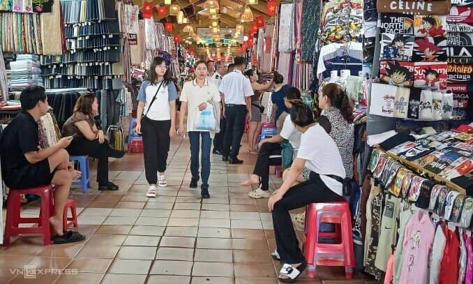 Hộ kinh doanh lo hàng tăng giá, mất khách khi bỏ thuế khoán