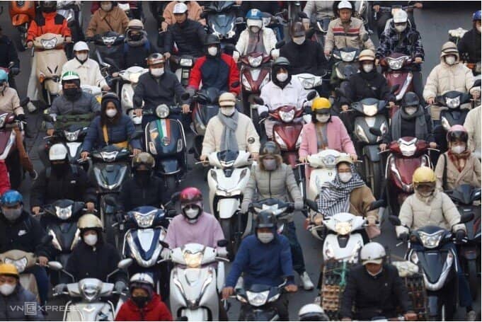 Chủ tịch Hà Nội: Không thay đổi lộ trình hạn chế xe máy tại các quận nội đô