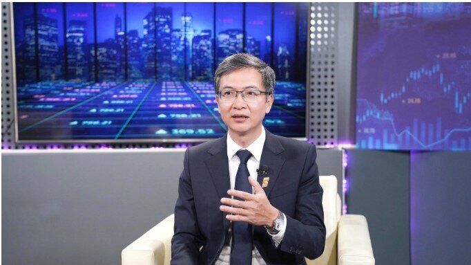 Vì sao dòng tiền dồi dào nhưng VN-Index vẫn loanh quanh 1.300 điểm?