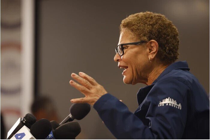 Los Angeles giới nghiêm khu trung tâm, binh sĩ đông hơn quân đồn trú Iraq, Syria