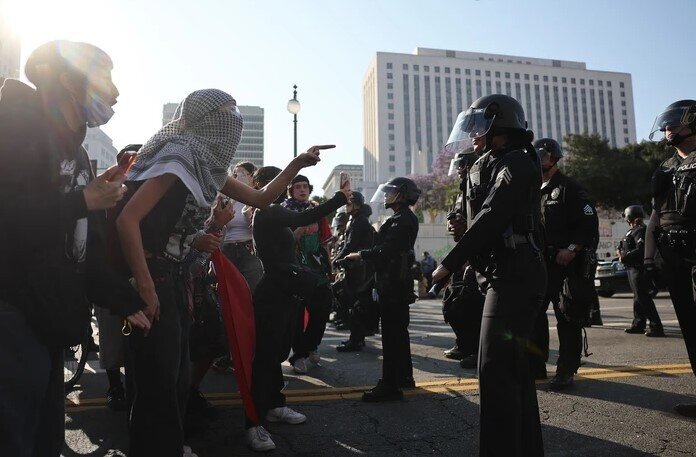 Los Angeles giới nghiêm khu trung tâm, binh sĩ đông hơn quân đồn trú Iraq, Syria